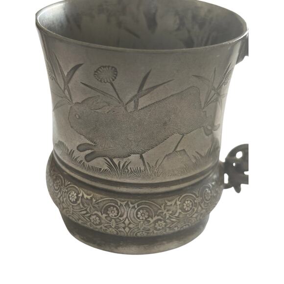 Antique Meriden Silver Plate Co. Quadruple Plate Ornate Child Cup 132 Bunny - Picture 7 of 7